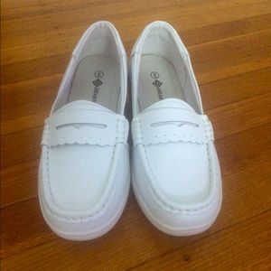 Brand new white non-slip nurses’ shoes size 6.